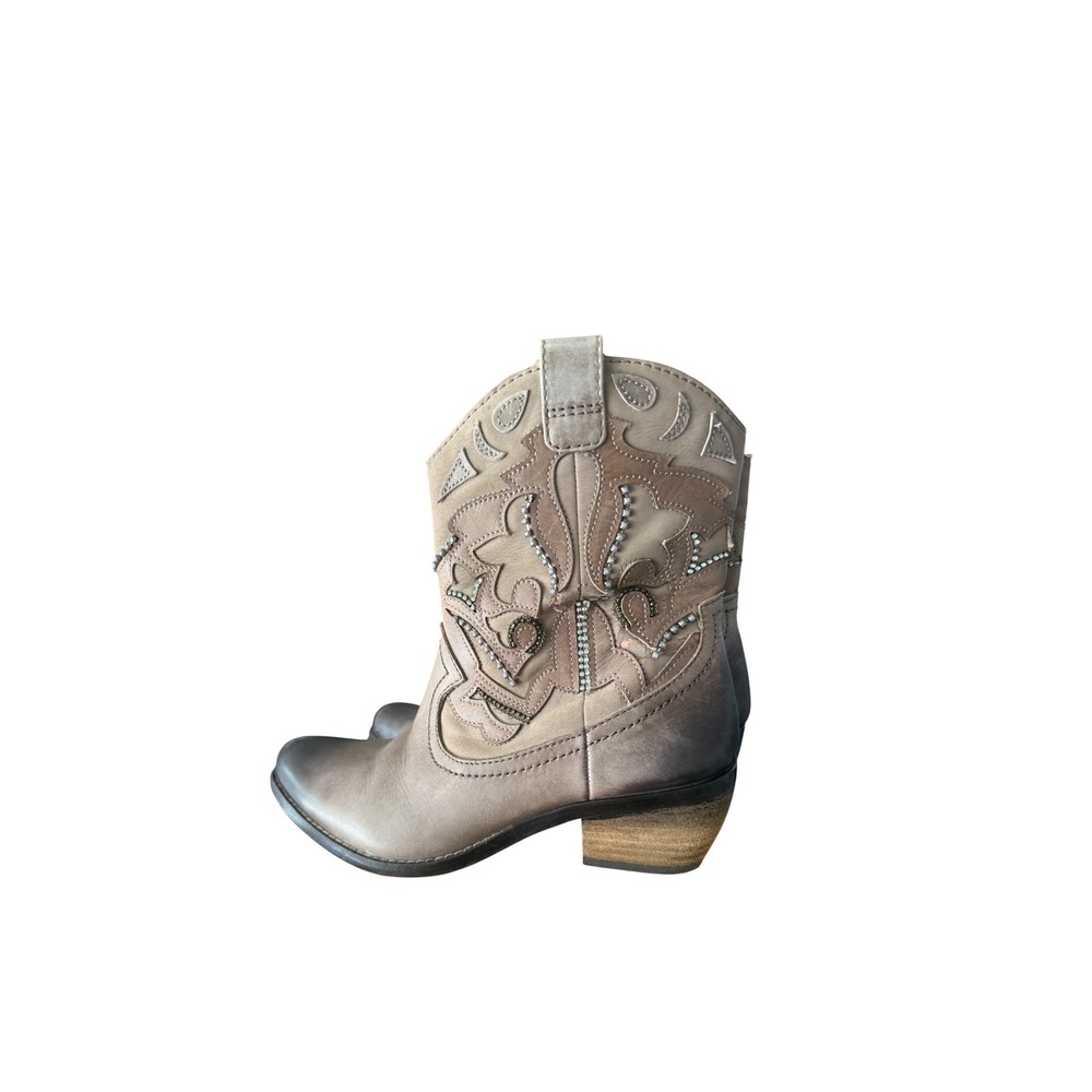 Vince Camuto Women Taupe Leather Rhinestone Western Cowboy Ankle Boots Size 7 - Picture 8 of 8